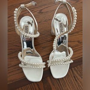 Badgley mischka feisty pearl block heel
